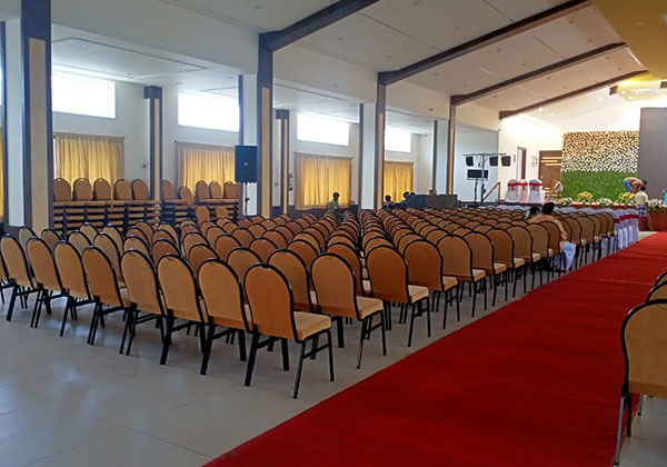Banquet Chair & Table 12