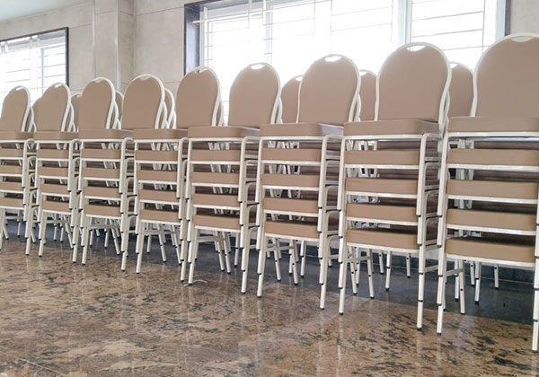 Banquet Chair & Table 16